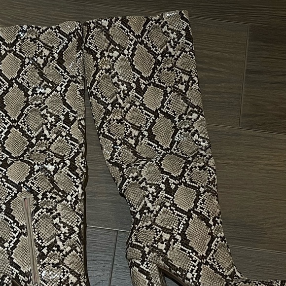 Boots - Picture 2 of 6